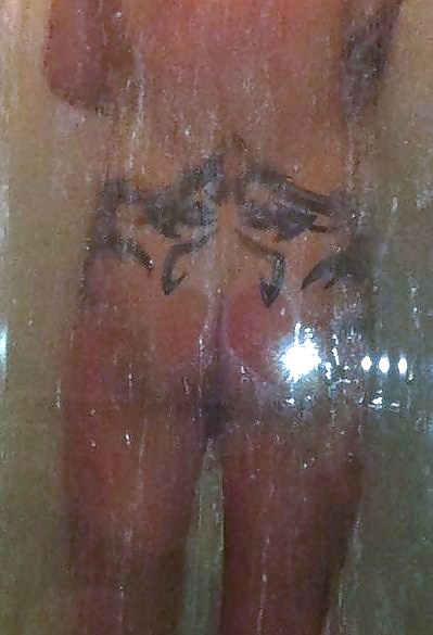 Io sotto la doccia (tatuaggio)
 #3611289
