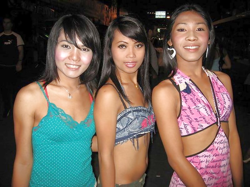 Un par de ladyboys de Pattaya
 #21801549