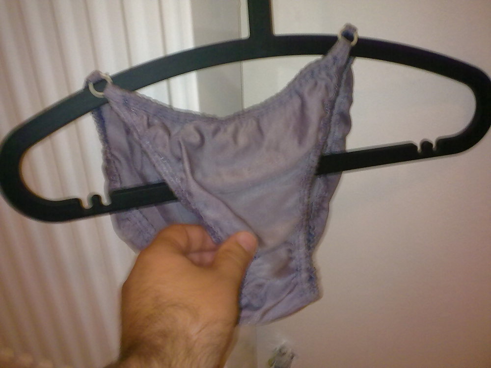 Zia Silvia (55y) ho trovato la sua lingerie nel suo bagno
 #3108590