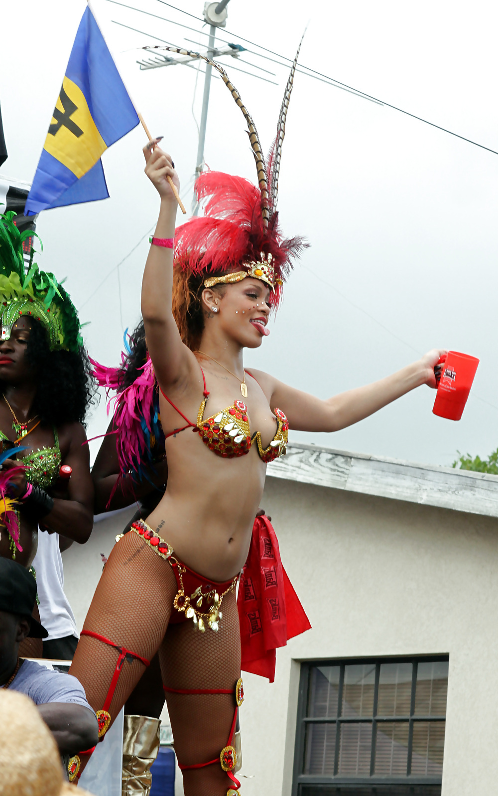 Beaucoup Rihanna De Cul Kadoomant Jour Défilé à Barbade #7659439