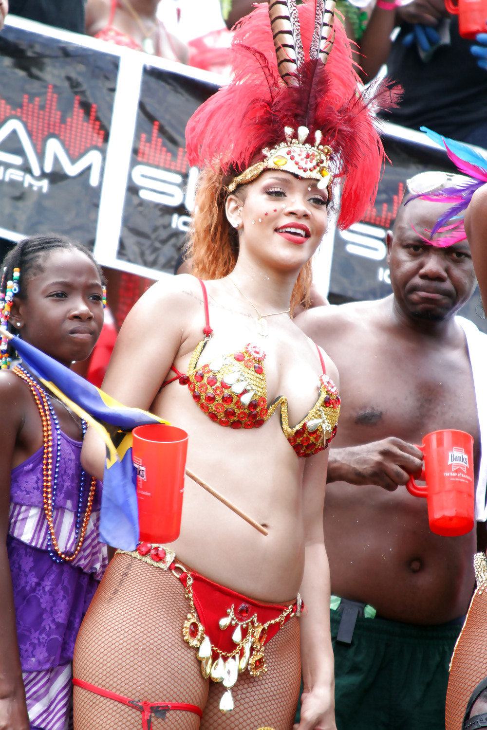 Rihanna un sacco di culo kadoomant day parade in barbados
 #7659691