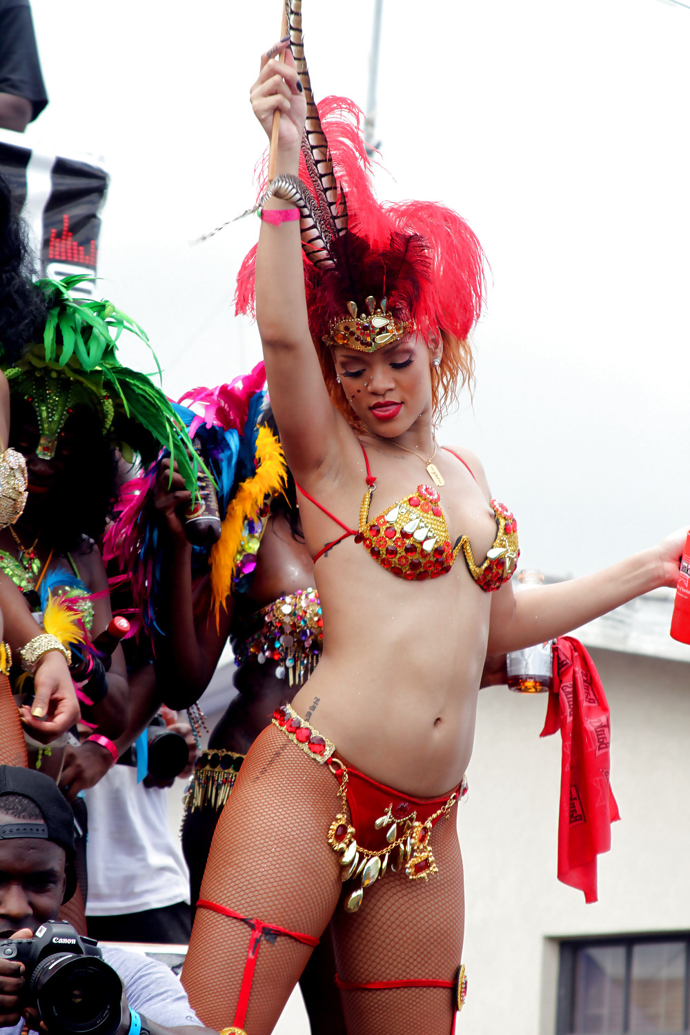 Beaucoup Rihanna De Cul Kadoomant Jour Défilé à Barbade #7659787
