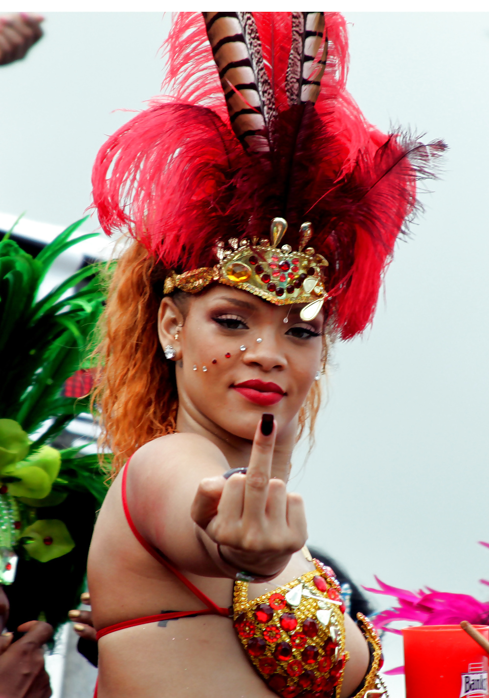 Rihanna un sacco di culo kadoomant day parade in barbados
 #7659814