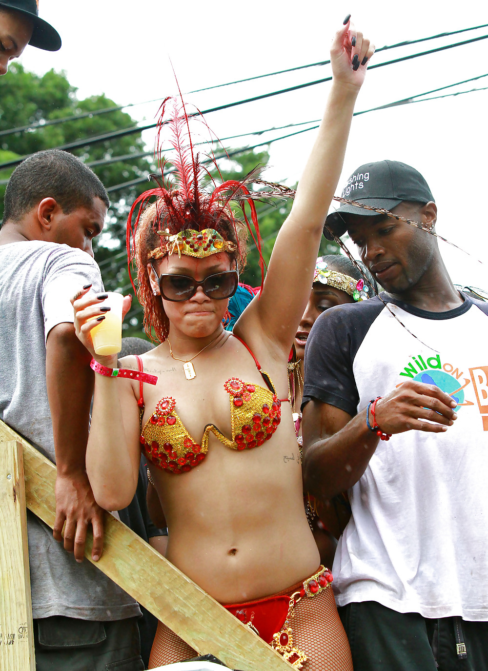 Rihanna Viele Kadoomant Tag Parade Ass In Barbados #7660266