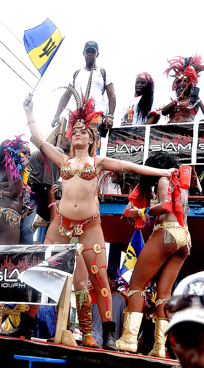 Rihanna Lots of Ass Kadoomant Day Parade In Barbados #7660332