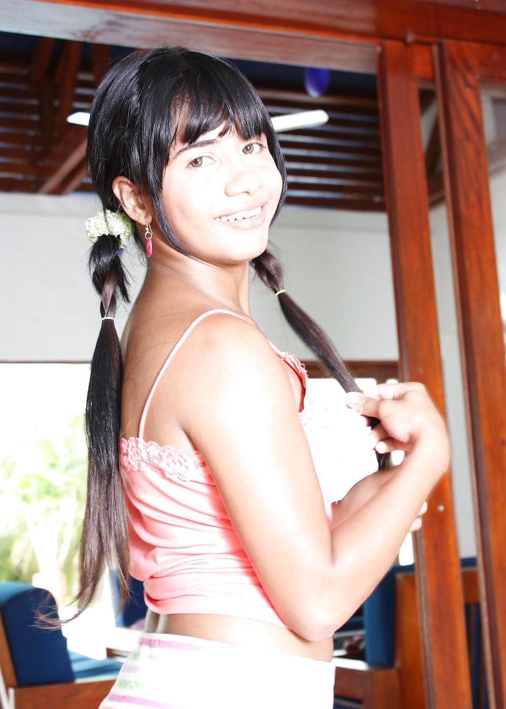 Charming tobie - stripping fuera de toda su ropa
 #3788031