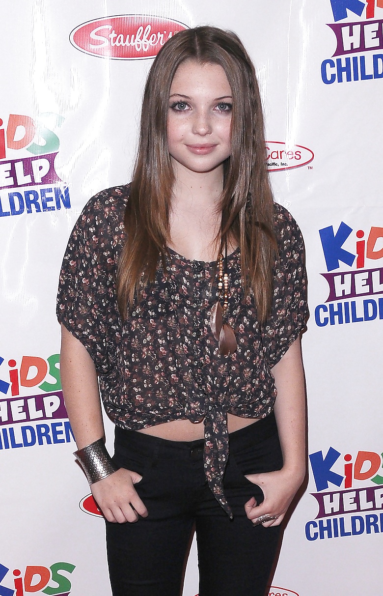 Sammi Hanratty #16715884