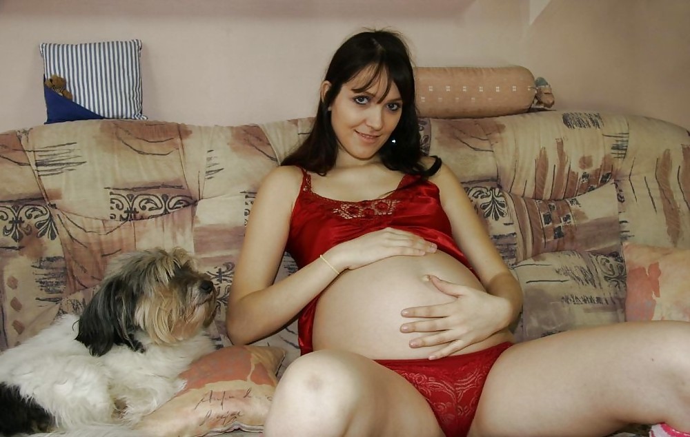 Giovane incinta vs donna matura
 #428868