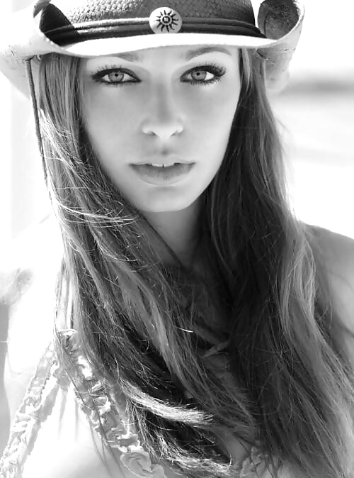 M o d e l
 #13235519