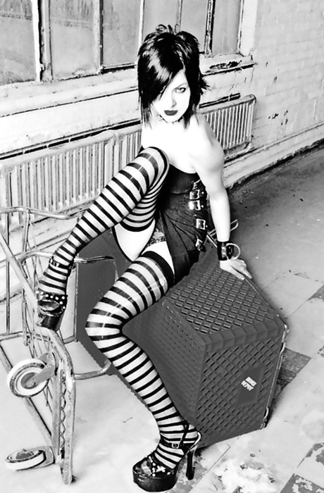 M o d e l
 #13235723