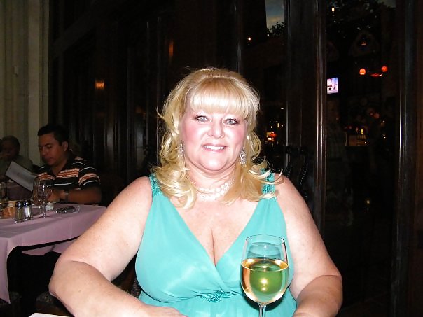 More bbw mature milf granny cleavage (non nude) #2969452