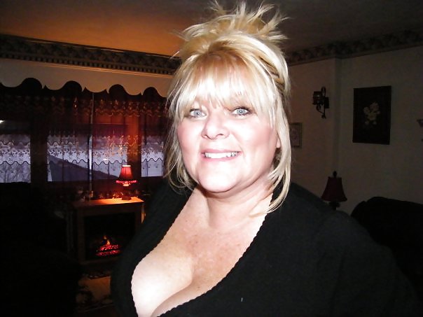 More bbw mature milf granny cleavage (non nude) #2969465