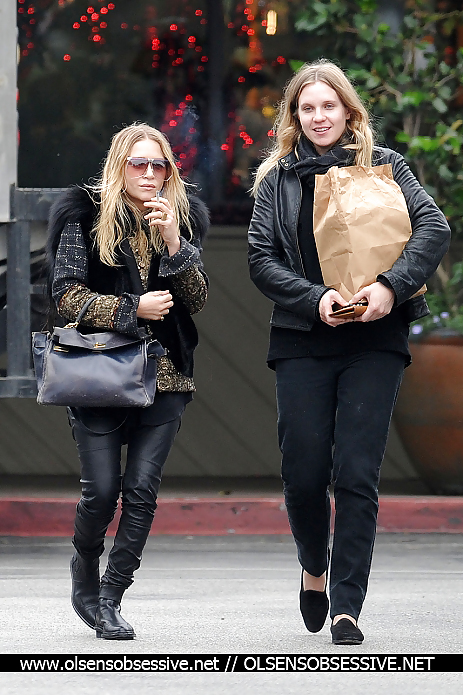 The Olsen Twins Want you to Know they Smoke. #5594337