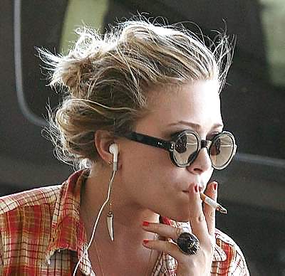 The Olsen Twins Want you to Know they Smoke. #5594412