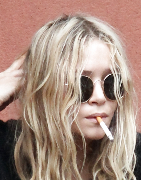 The Olsen Twins Want you to Know they Smoke. #5594540