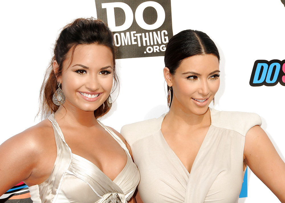 Kim Kardashian - 2011 VH1 Do Something Awards #5195709