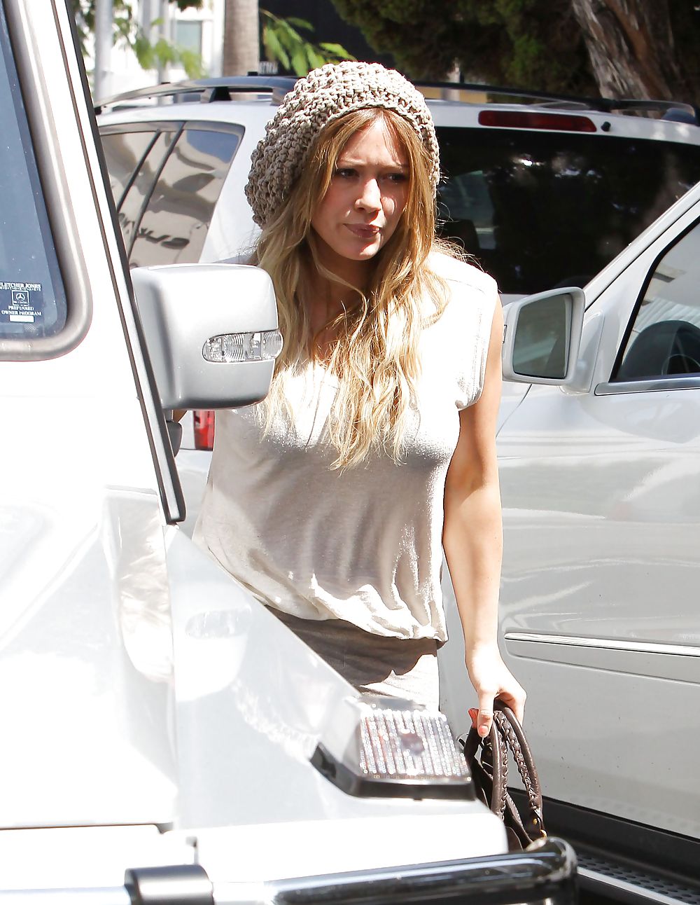 Eine Vollbusige Hilary Duff Einkaufen In La #5546308