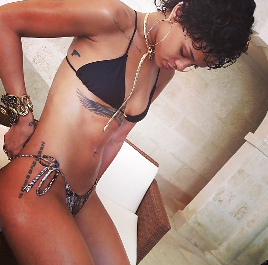 Rihanna High in Hawaii  #6907039