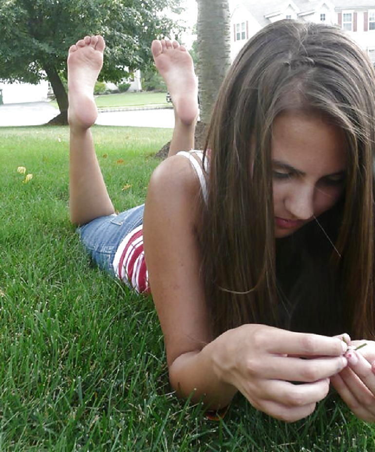 Awesome Amateur Teen Feet Part XI #11837210