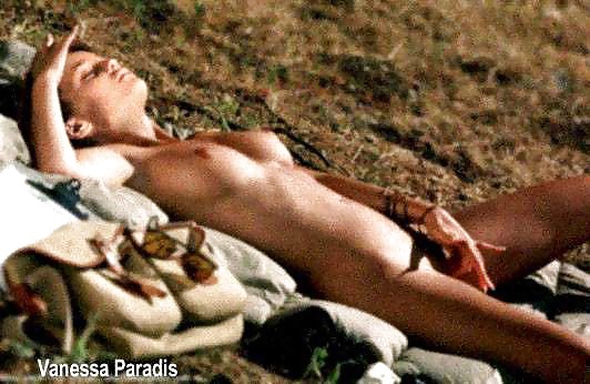 Vanessa Paradis  N15 #310268
