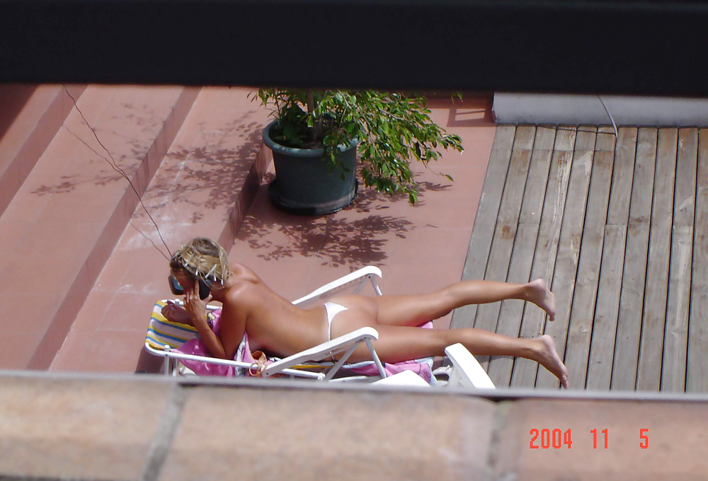 La putita de mi vecina tomando sol (La putita de mi vecina tomando sol)
 #16906033