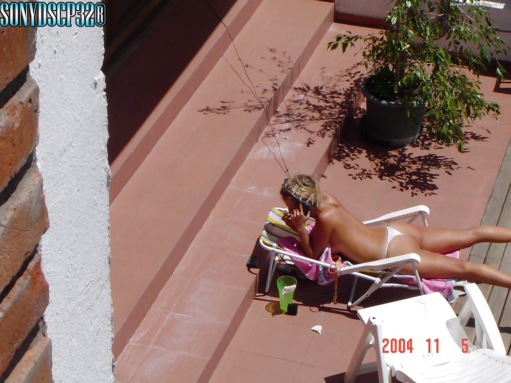 La putita de mi vecina tomando sol (La putita de mi vecina tomando sol)
 #16906048