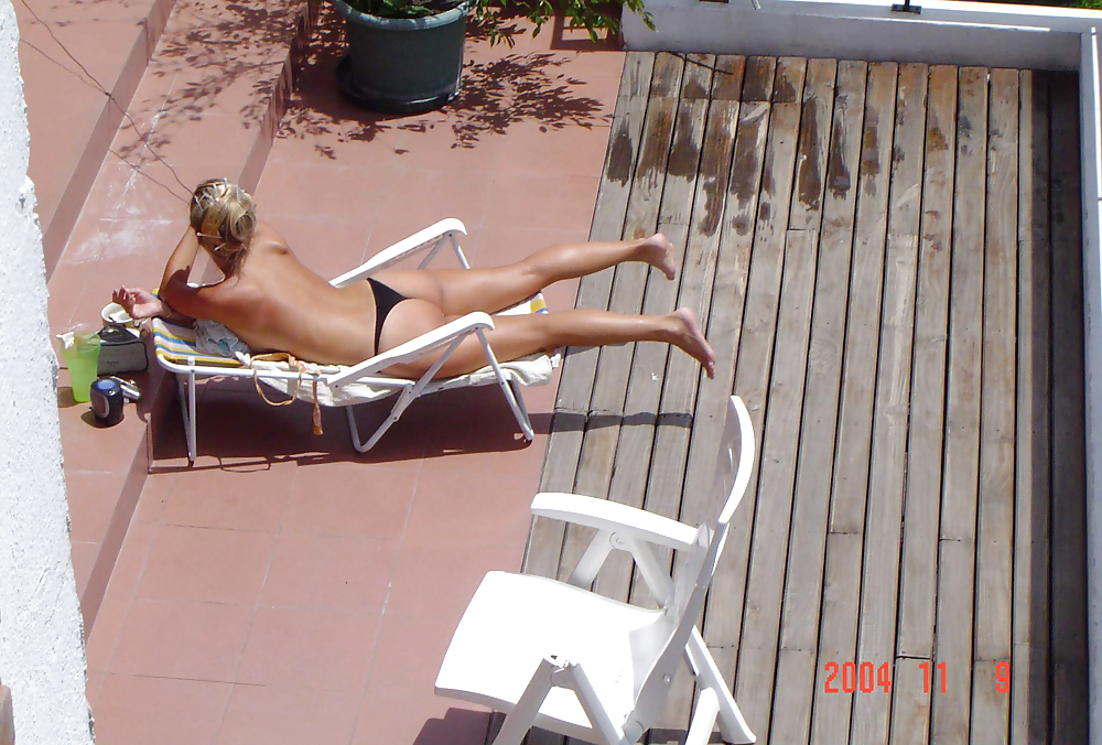 La putita de mi vecina tomando sol (La putita de mi vecina tomando sol)
 #16906162