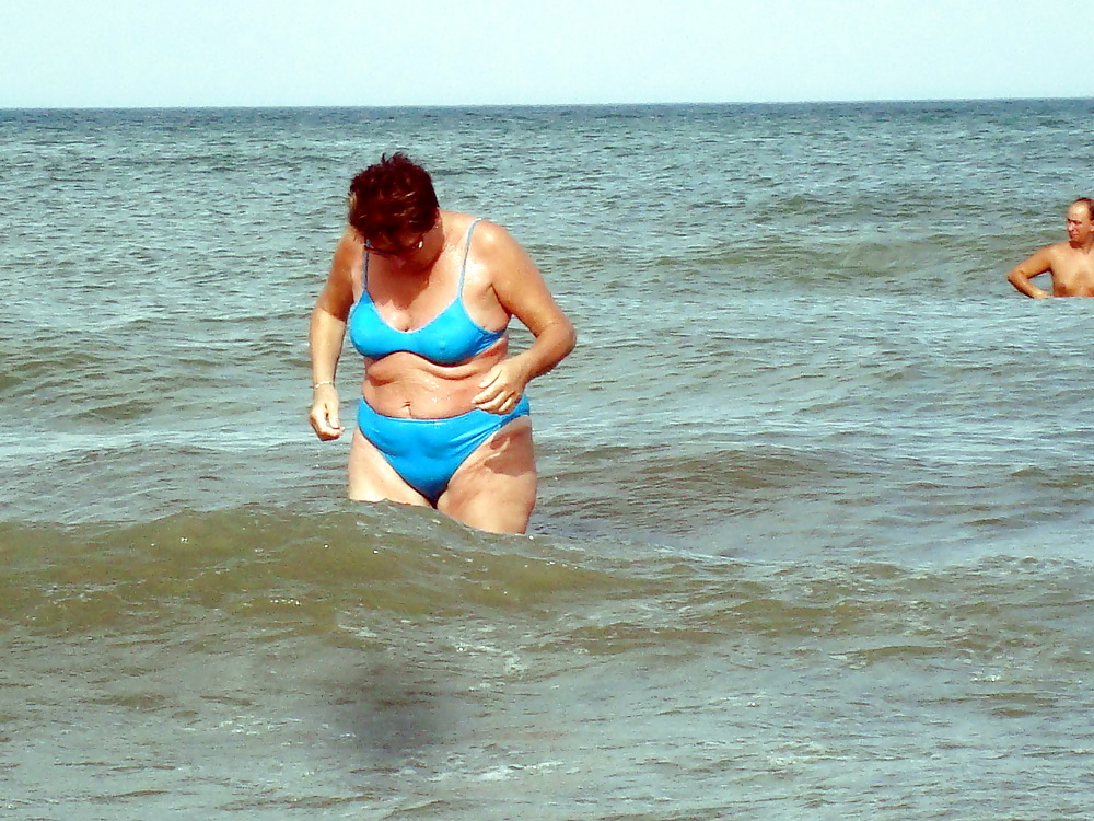 Busty granny on the beach! Mixed! #22103709