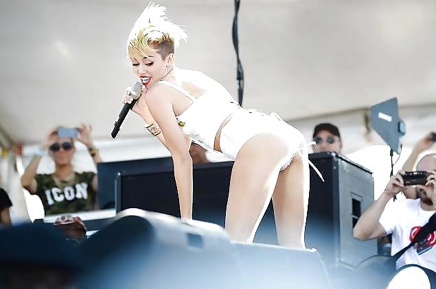 Miley cyrus la salope qui me fait bander en ce moment
 #21512565