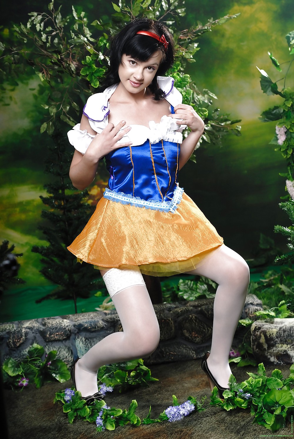 The virgin Snow White #18485216