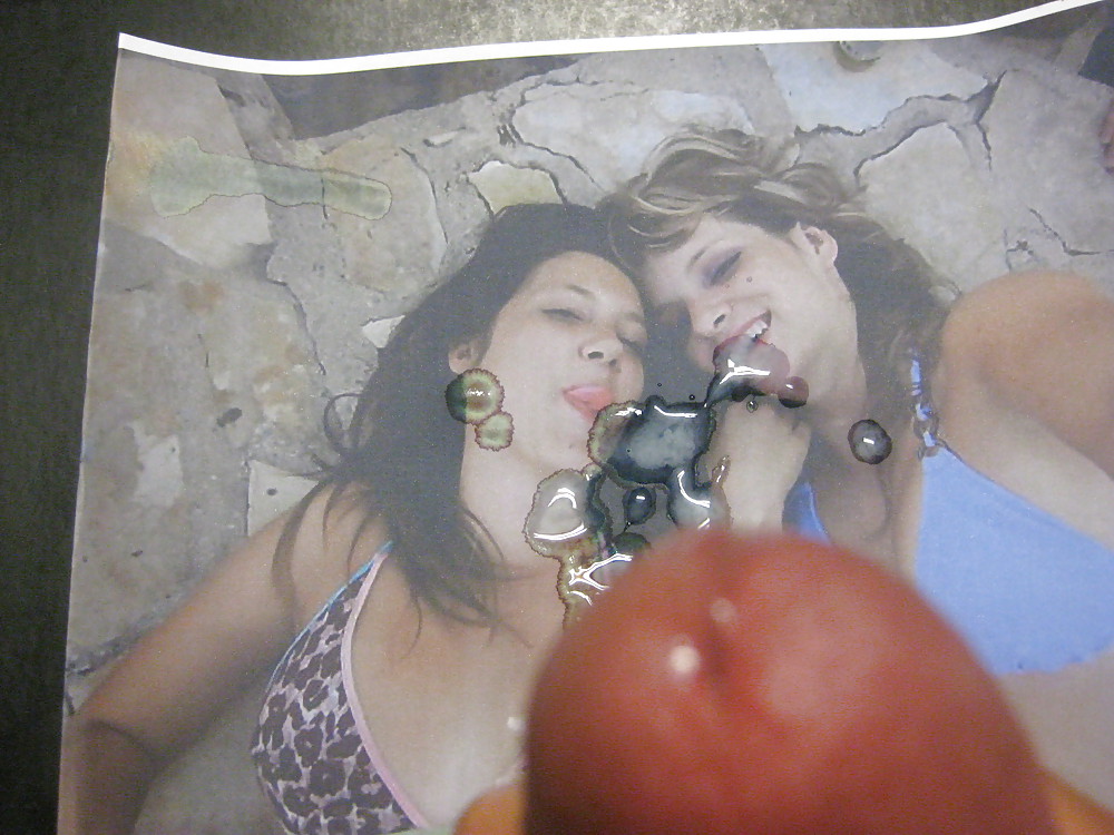 2人のセクシーなクロアチア人女性の顔の上にGmanのザーメン
 #9187293