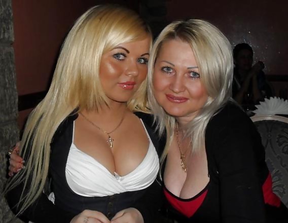 Mother&daughter. Which one will you fuck? Please Comment #5402888