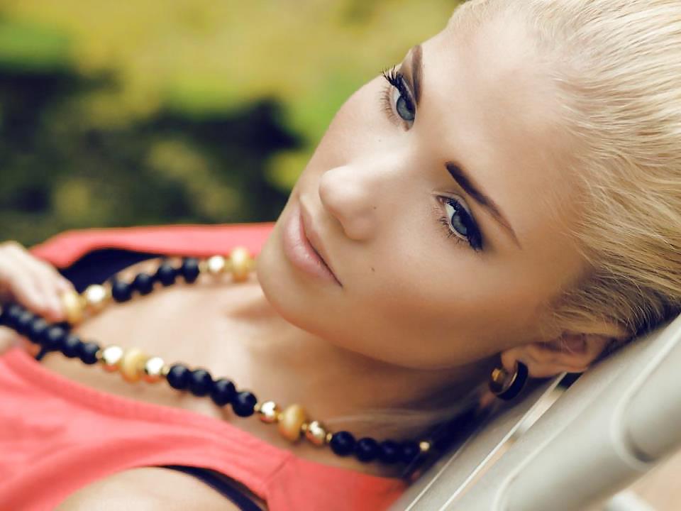 Caliente babs
 #13673877