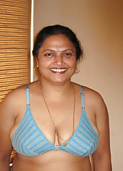 Real  indian  aunty nude  booby   body #5703095
