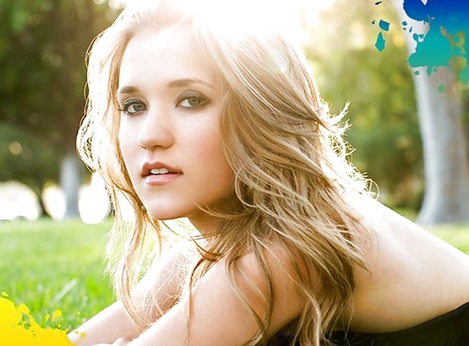 Emily Osment Rd.2 #18890077