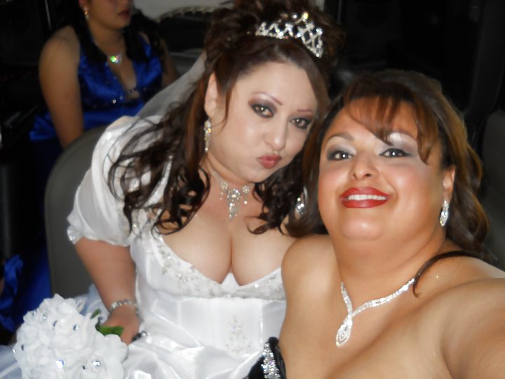 Sexo lésbico en la boda
 #13833103