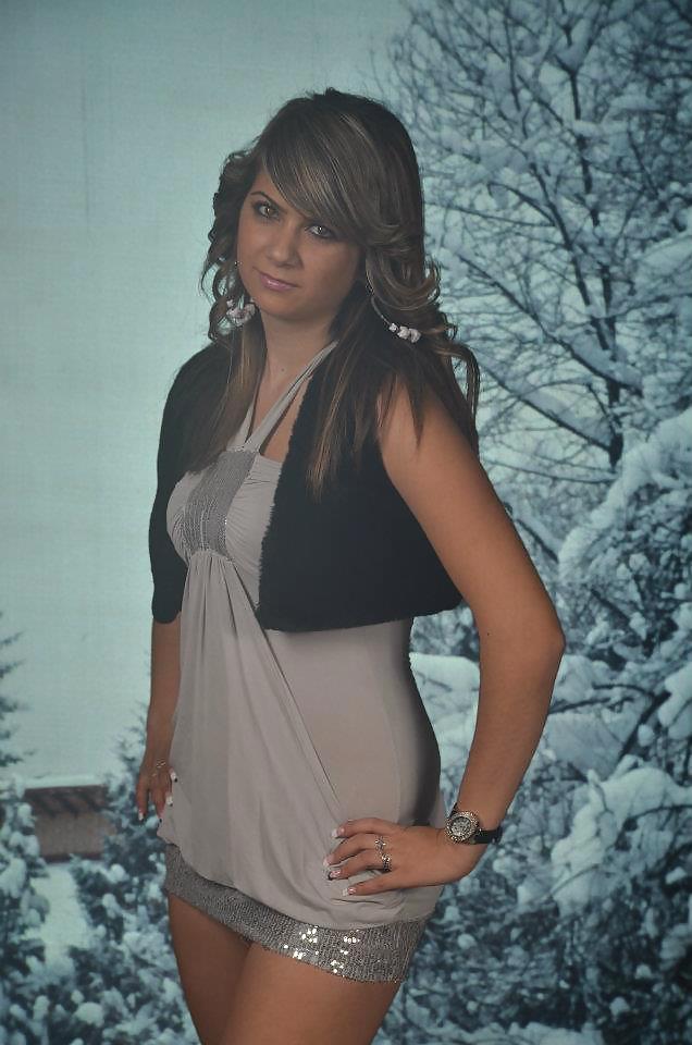 Hermosa chica 10
 #16625092