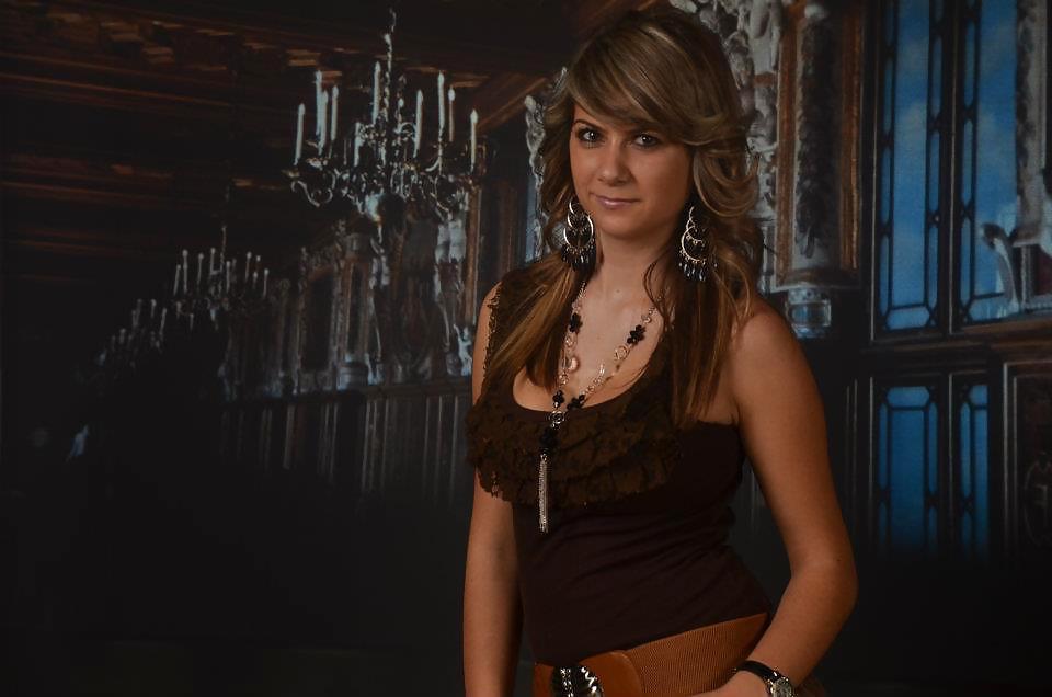 Hermosa chica 10
 #16625120