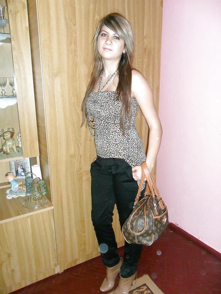 Hermosa chica 10
 #16625346
