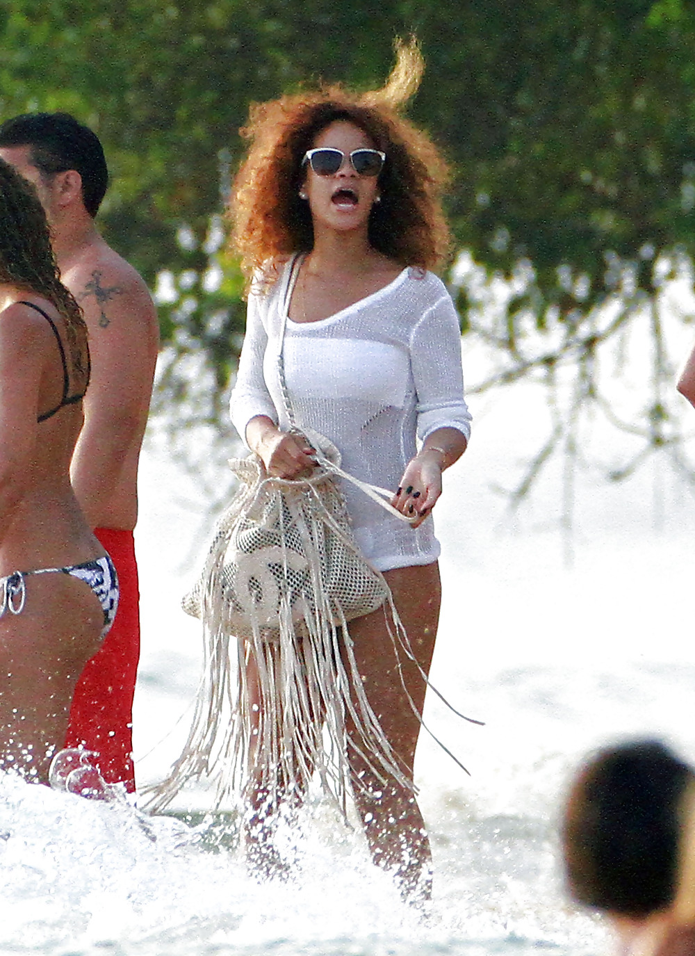 Rihanna bikini candids en la playa en barbados
 #4981263