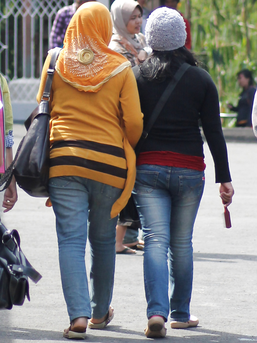 Sexy Teen in Hijab & Tigh Jeans #13326793