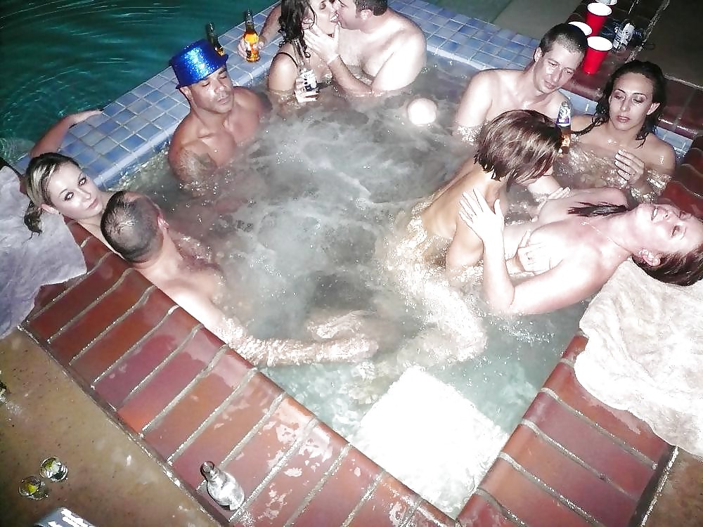 Mixte Fun Hottub MILF #9845002