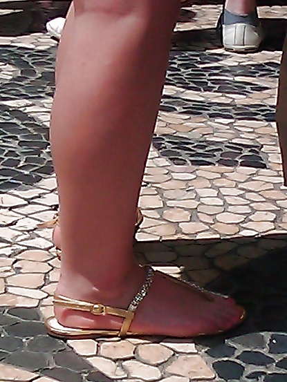 リスボンの少女の足
 #3950261