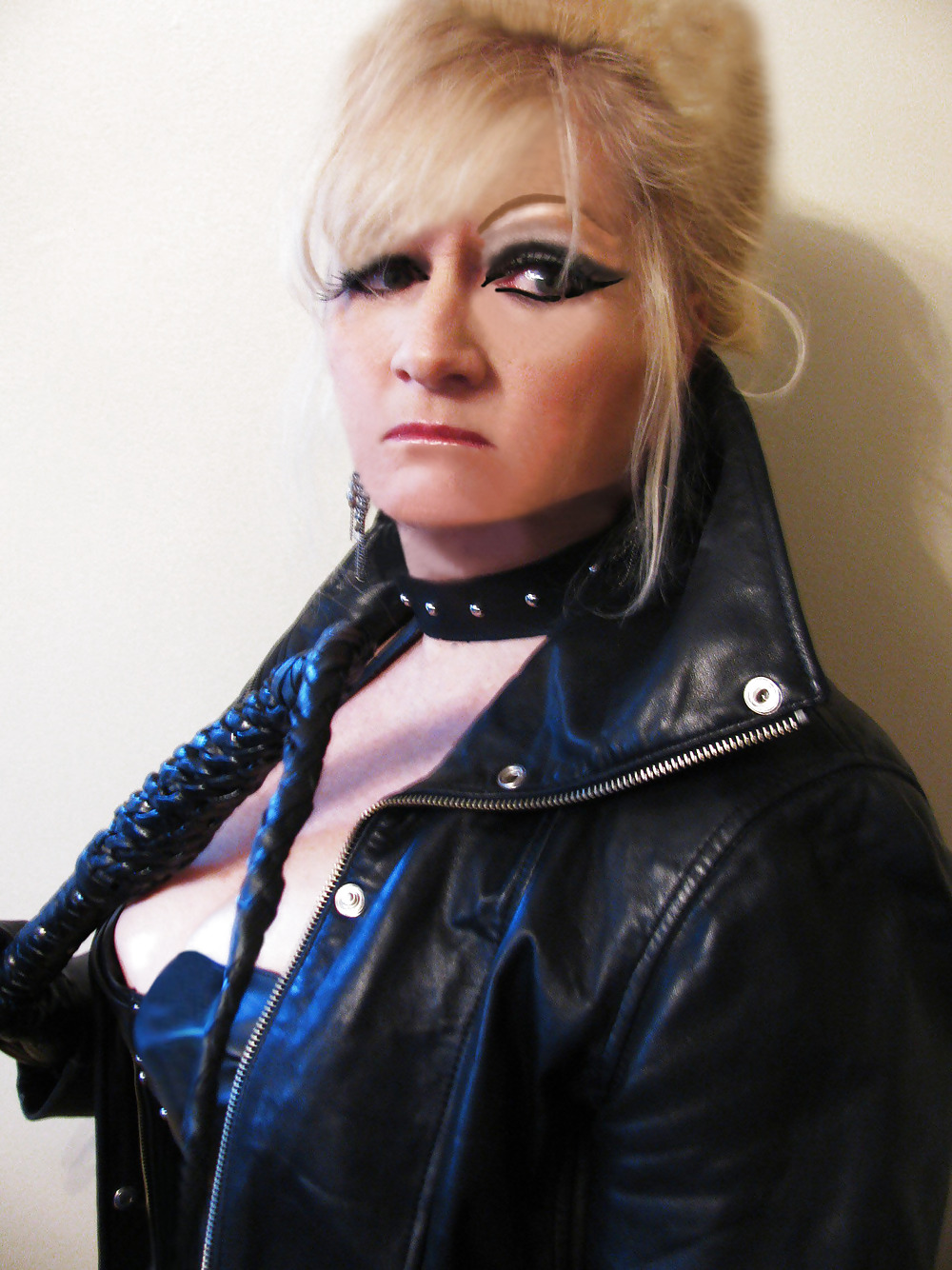 GRANNY LEATHER FETISH DOMME #21192755