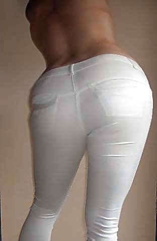 Kirmizi - Beyaz Pantolon Denemesi by Tayfun #1580830