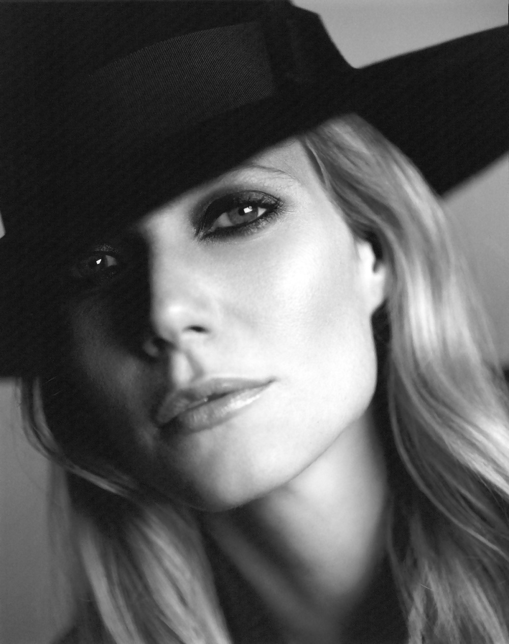 Gwyneth Paltrow (HQ) #10432341