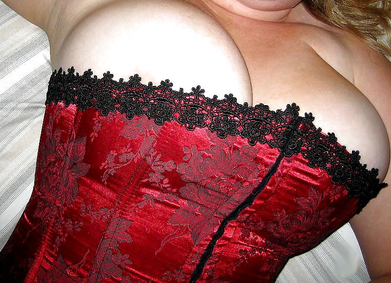 Gran escote
 #7936518