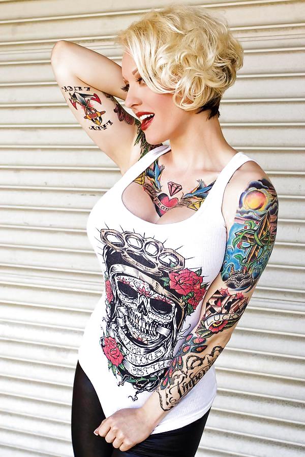 Aún más chicas tatuadas - punk - emo
 #4299679