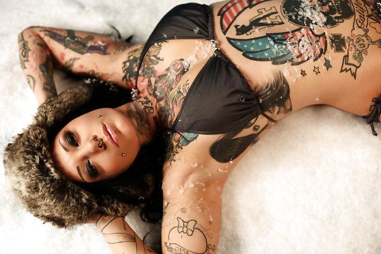 Even MORE tattooed chicks - Punk - emo #4299905