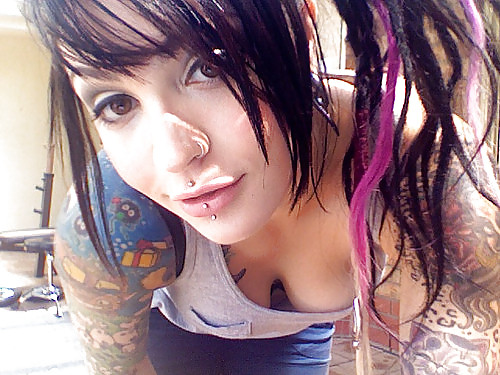 Even MORE tattooed chicks - Punk - emo #4299933